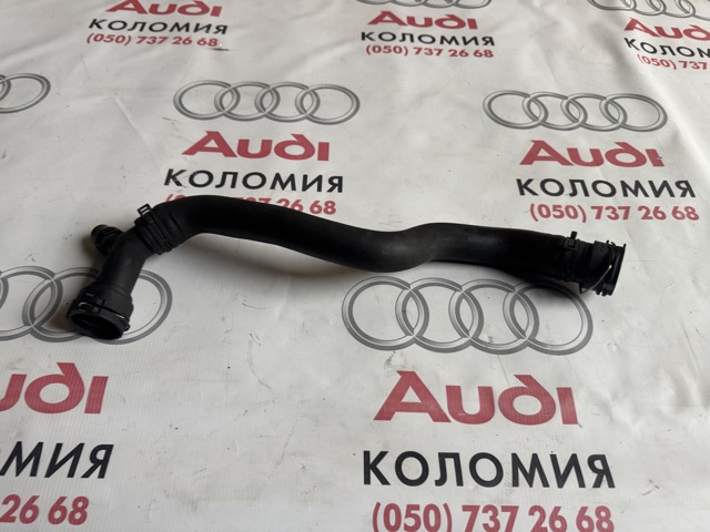 Патрубок системы охлаждения 8W0122101B VAG