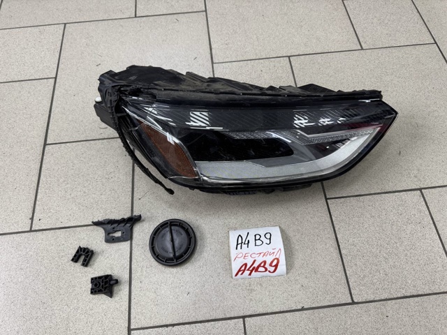 Основная фара - вставка 8W0941012B VAG