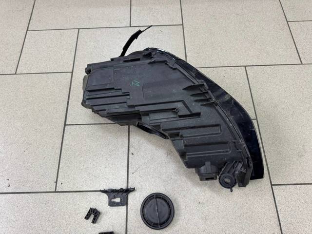 VAG 8W0941012B Правая фара в наличии Полтава