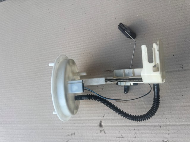 Датчик уровня топлива в баке, левый A2044700694 MERCEDES