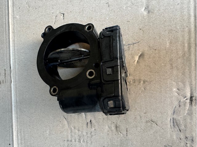 Дроссельная заслонка в сборе A6510900470 MERCEDES