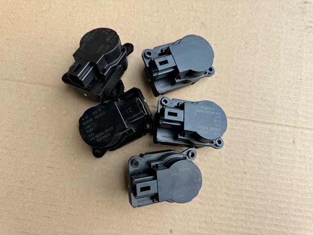 Мотор заслонки печки AV6N19E616AA FORD