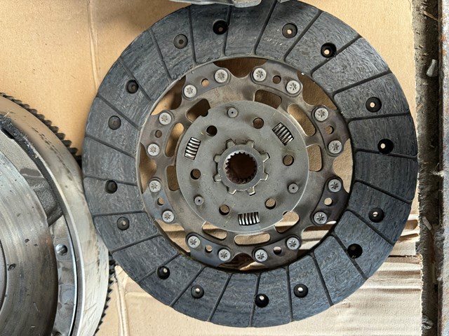 FM516477DC FORD Маховик двигателя купить в Ровно