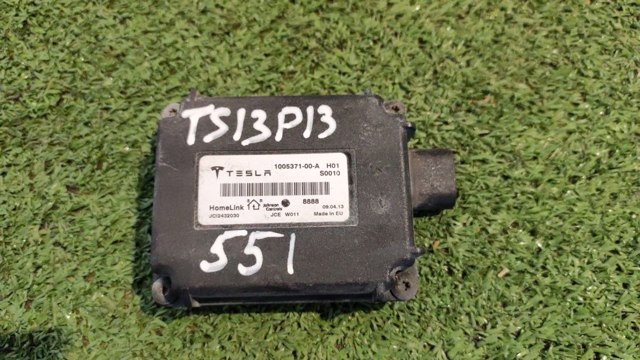 Блок управления системой открывания ворот гаража 100537100A TESLA