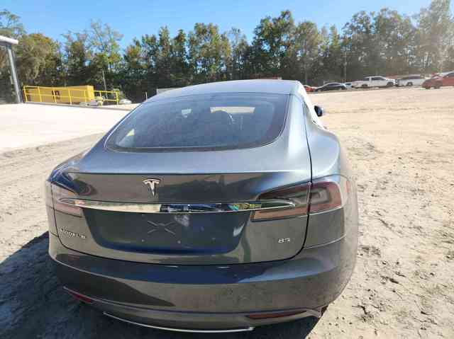 Задняя ляда 1023722E0A TESLA