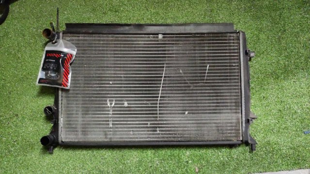 Радиатор Volkswagen Jetta VI