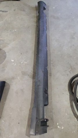 Накладка (молдинг) порога наружная правая 600587500J TESLA