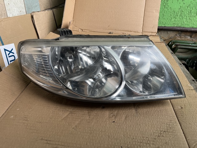 Правая блок фара Nissan Almera CLASSIC