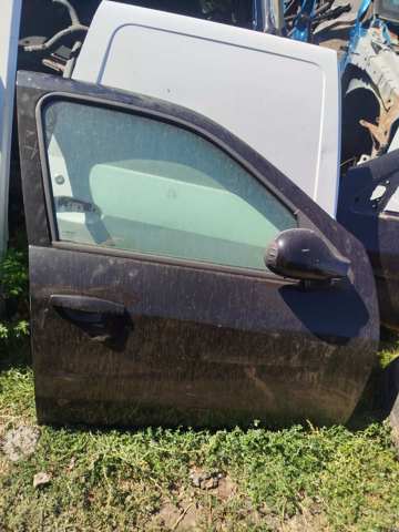 Пассажирская передняя дверь 801001128R RENAULT