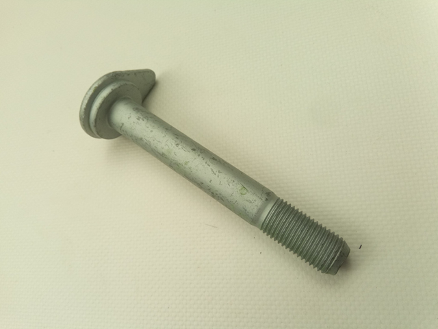 Болт заднего продольно рычаг, развальный 552273K000 HYUNDAI