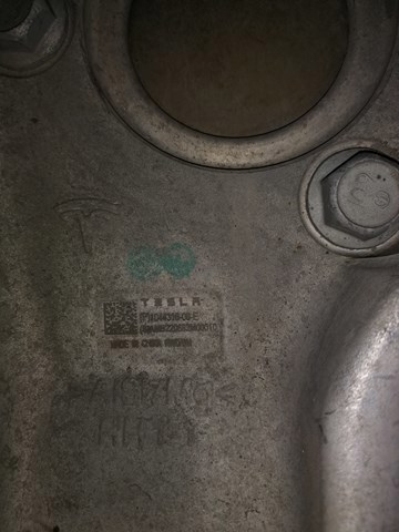 Tesla Model 104431600E Цапфа передняя правая в наличии Киев