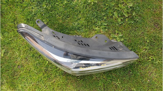 HYUNDAI 92102B8530 Фара правая в наличии Кривой Рог