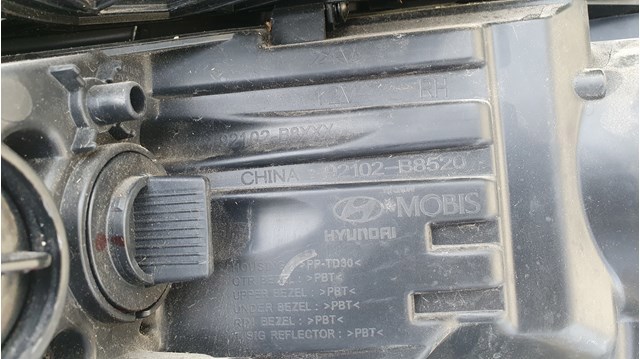 HYUNDAI 92102B8530 Фара правая в наличии Черкассы