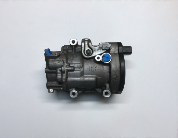 Компрессор кондиционера 0424001201 TOYOTA