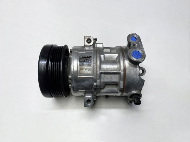 Компрессор кондиционера 39006353 GM