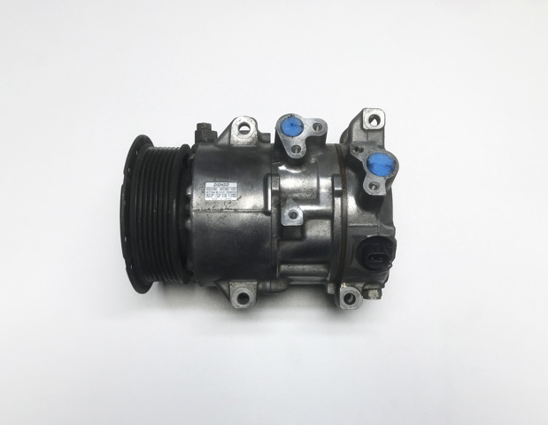 Компрессор системы кондиционирования 883102F030 TOYOTA
