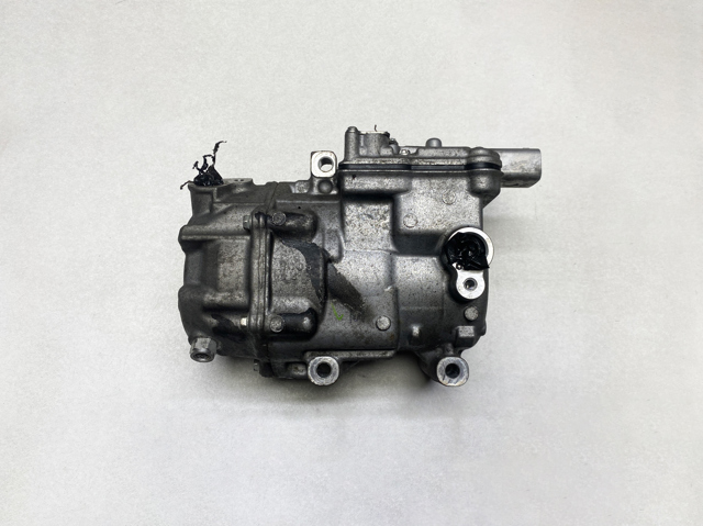 Компрессор климатической установки 8837052012 TOYOTA