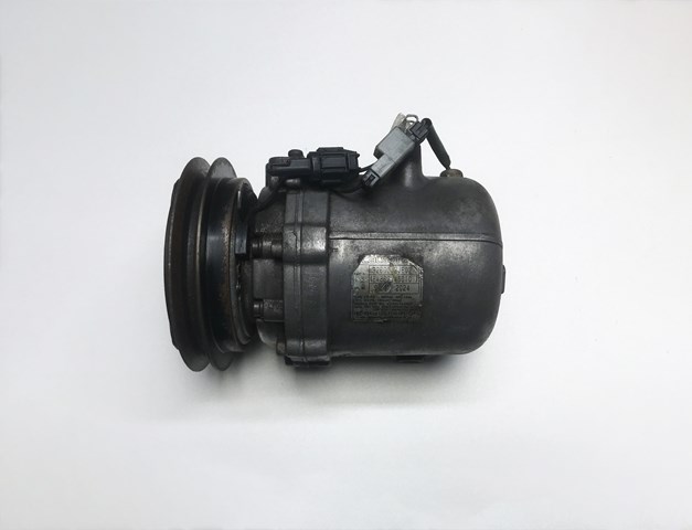 Компрессор кондиционера 926002J603 NISSAN