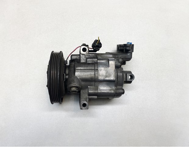 Компрессор климатической установки 92600AX84B NISSAN