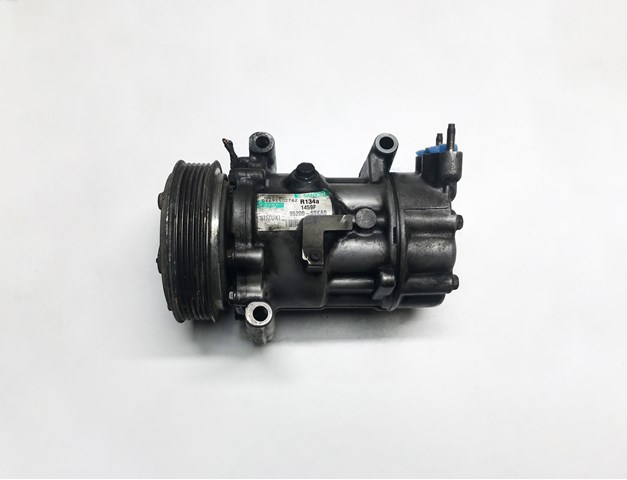 Клапан компрессора кондиционера 9520069KA0 SUZUKI