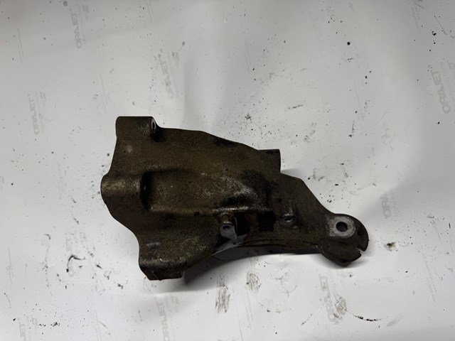 Кронштейн подушки (опоры) двигателя, правой A6512233404 MERCEDES