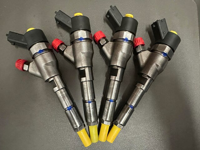 Форсунка инжектора 0445110076 BOSCH