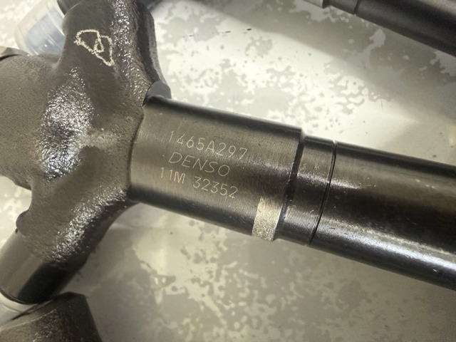 Форсунка впрыска топлива 1465A297 MITSUBISHI