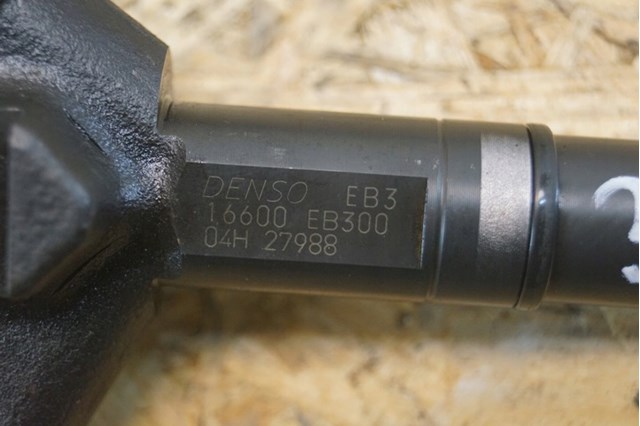 Форсунка инжектора 16600EB300 NISSAN