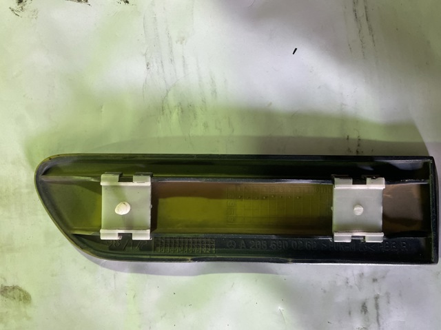 A2086900262 MERCEDES Молдинг крыла переднего правого купить в Ужгород