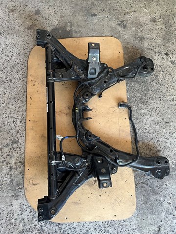 Крабобалка передней подвески 104453100B TESLA