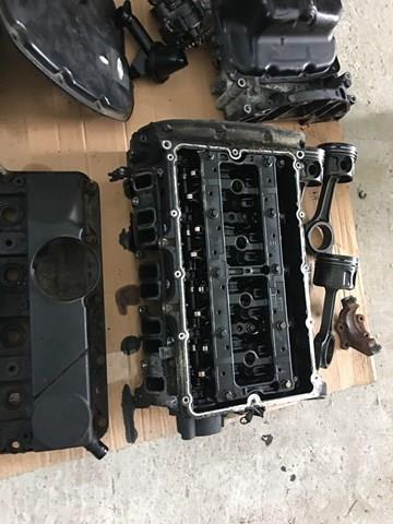 Головка блока цилиндров (ГБЦ) 1433147 FORD