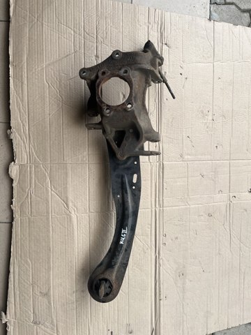 Цапфа поворотная левая 2073015 FORD