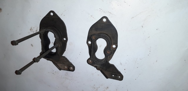 Фланец карбюратора 90284095 OPEL