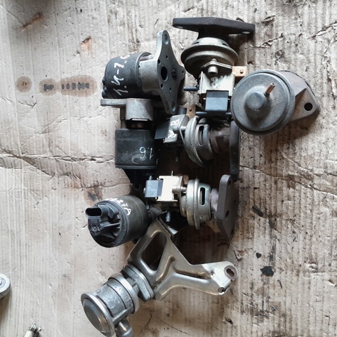 Клапан рециркуляции отработавших газов EGR 90469977 OPEL