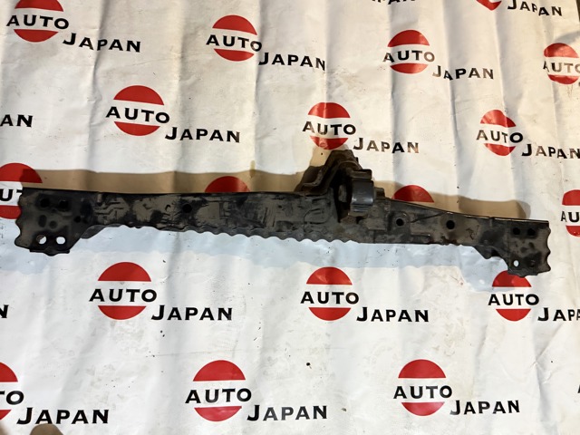 Рамка радиатора нижняя 5710412270 TOYOTA