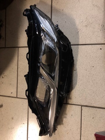 Блок фара левая 8117133D11 TOYOTA