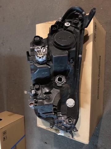 Основная фара в сборе левая 8118542680 TOYOTA