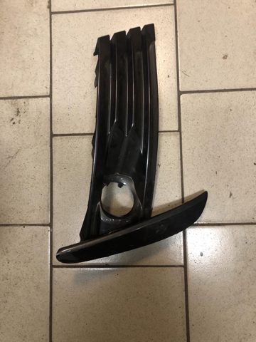 Решетка бампера переднего левая 8148202620 TOYOTA