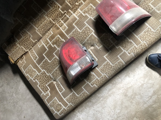 Фонарь задний левый, внешний 8156160750 TOYOTA