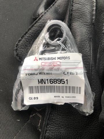 Вилка включения моста, в раздатке MN168951 MITSUBISHI