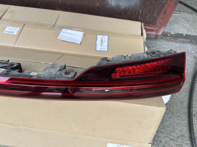 VAG 4KE945095D Фонарь задний центральный в наличии Ирпень