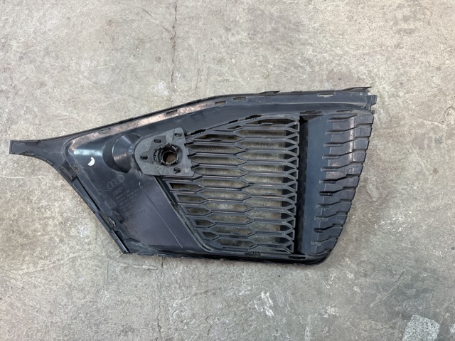 4M8807681A VAG купить в Ровно