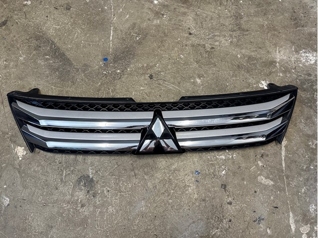 Облицовка радиатора 7450B048 MITSUBISHI