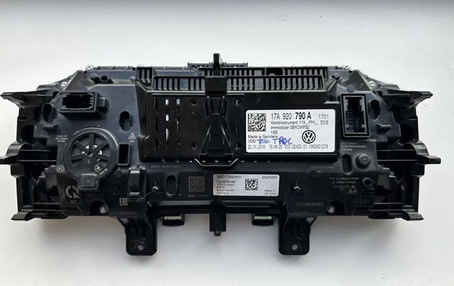 17A920790A VAG Приборная доска (щиток приборов) купить в Чернигов
