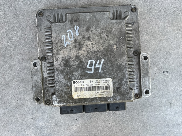 Компьютер двигателя 0281010783 RENAULT