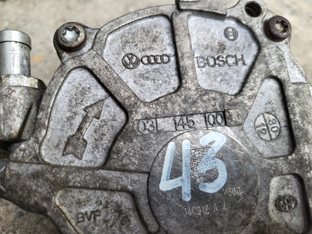 Вакуумный насос 03L145100 VAG