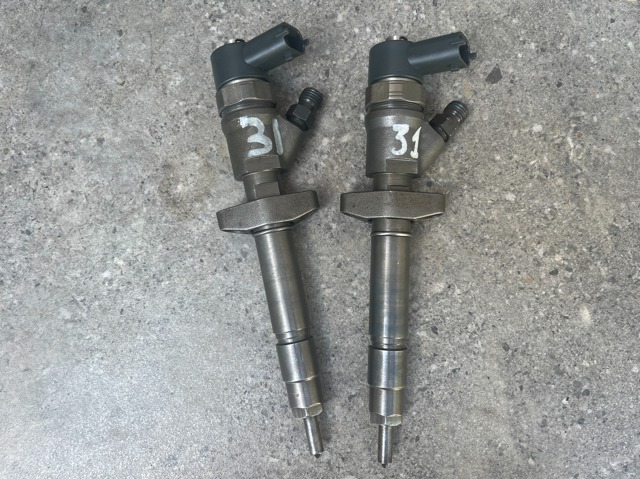 Форсунка дизельная в сборе 0445110261 RENAULT