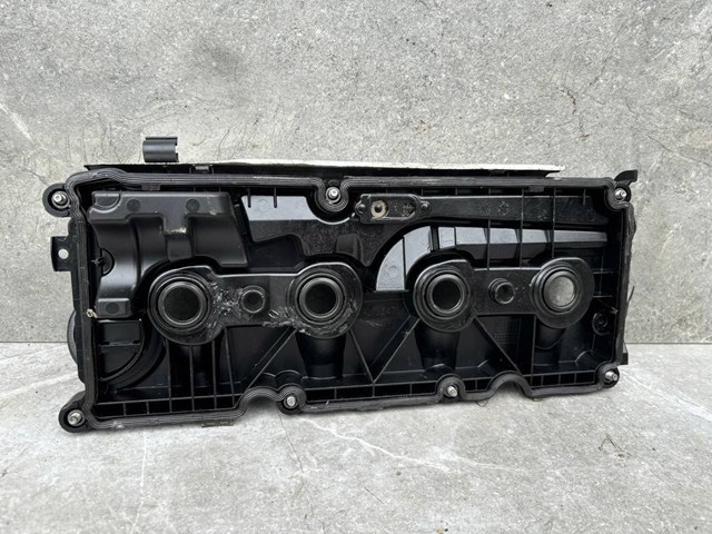 04L103469 VAG Крышка клапанная купить в Ужгород