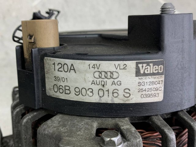 Генератор автомобильный Ауди А6 C5