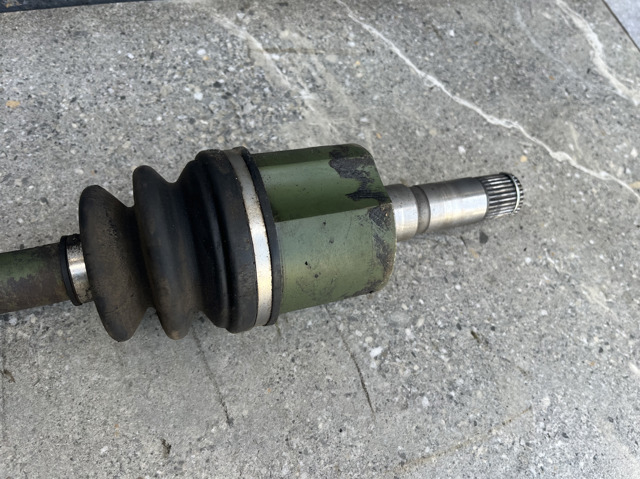 HYUNDAI 0K5542560XA Полуось (привод) передняя левая в наличии Чернигов
